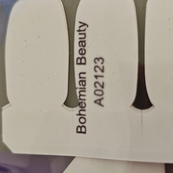 Color Street Nail Strips with Gold Speckles Bohemian Beauty - Picture 2 of 2